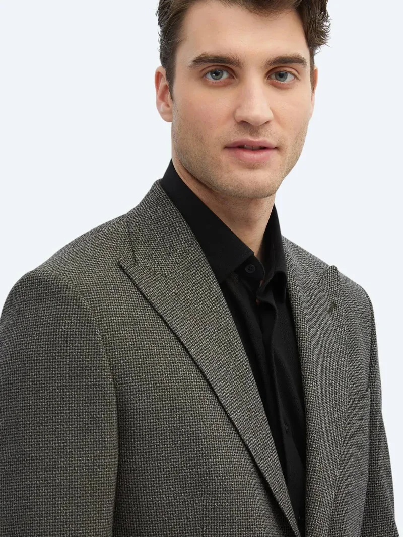 كيب جاكيت عصري بنقشة المنك