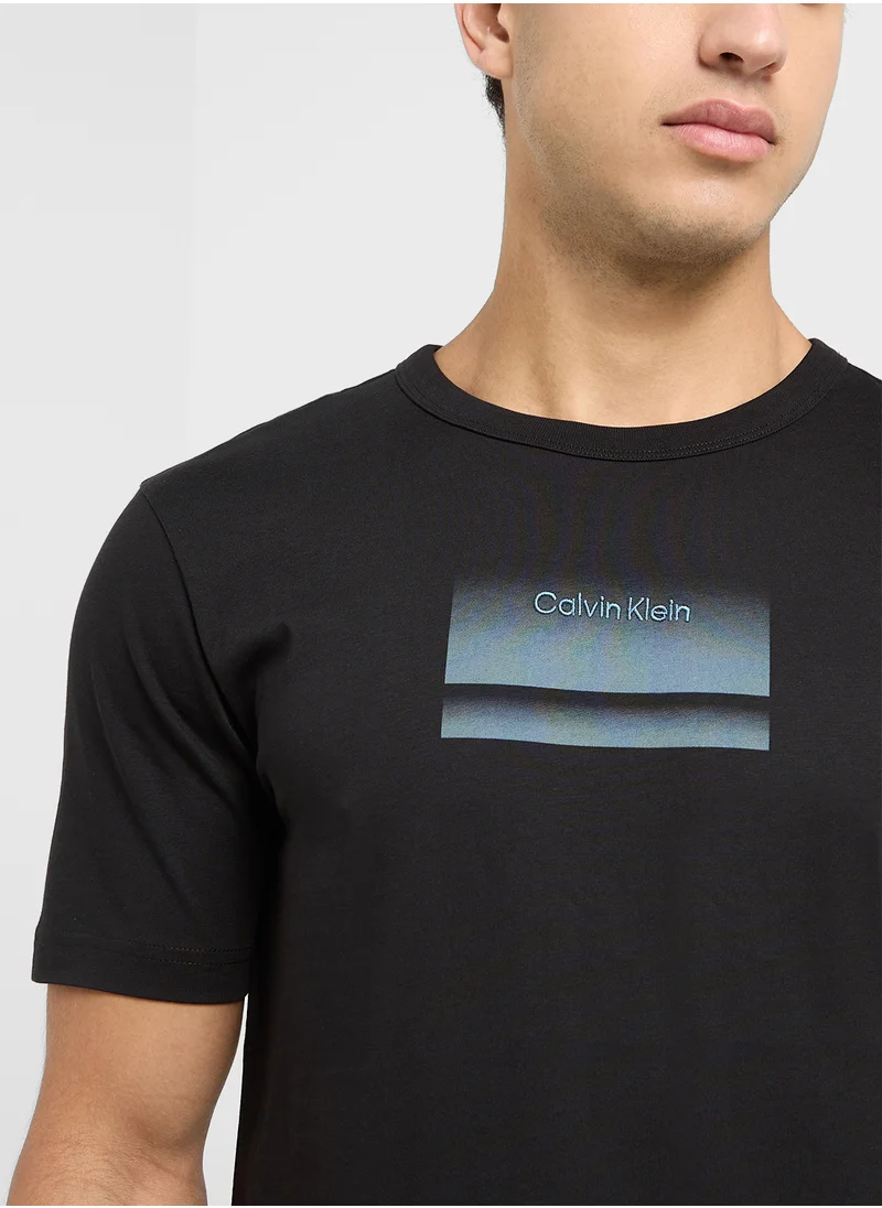 كالفن كلاين Graphic Logo Crew Neck T-Shirt