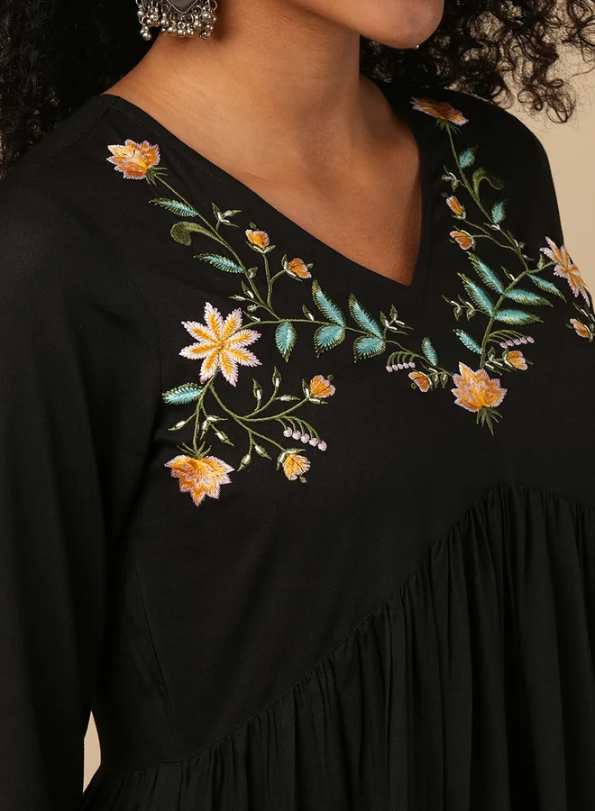 globus Women Black Embroidered V Neck Tiered Midi Dress