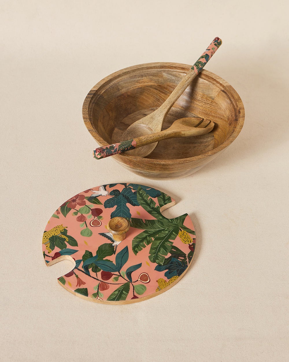 طقم أوعية وسكاكين سلطة خشبية ريفية