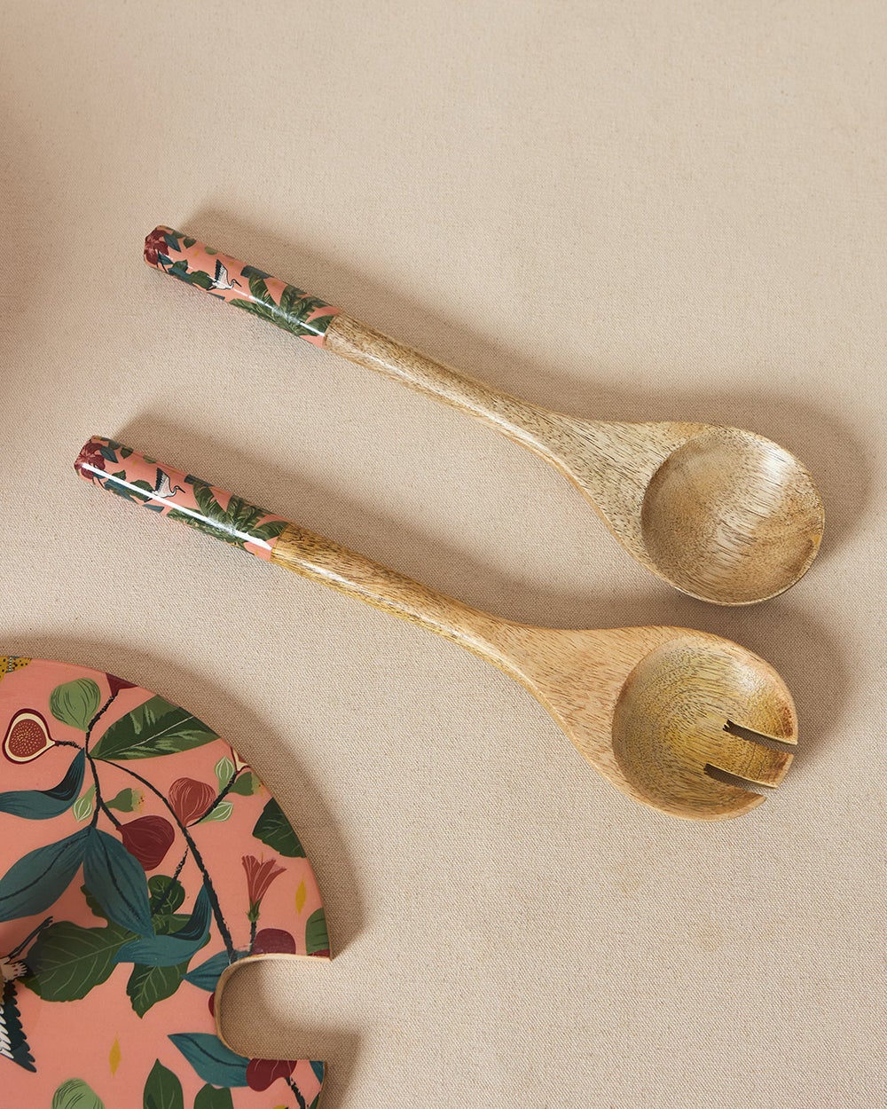 طقم أوعية وسكاكين سلطة خشبية ريفية