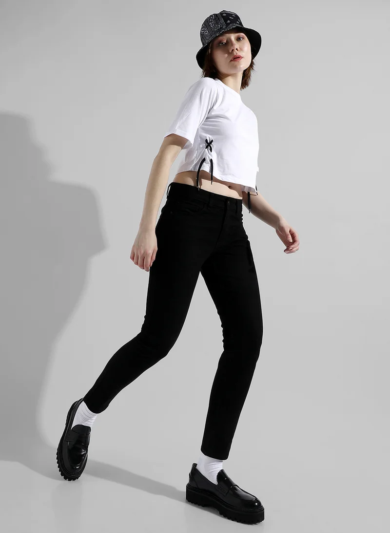 كامبوس سوترا Women's Solid White Regular Fit Top