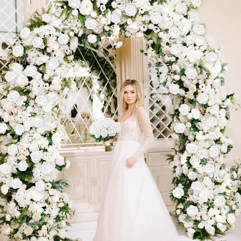 BLEUM CADE 50 Pcs White Roses Artificial Flowers  Real Touch Velvet Roses Fake Flowers Bulk  Artificial Roses Bouquet with Long Stems for Bridal DIY Wedding Party Centerpiece Decorations - Image 5