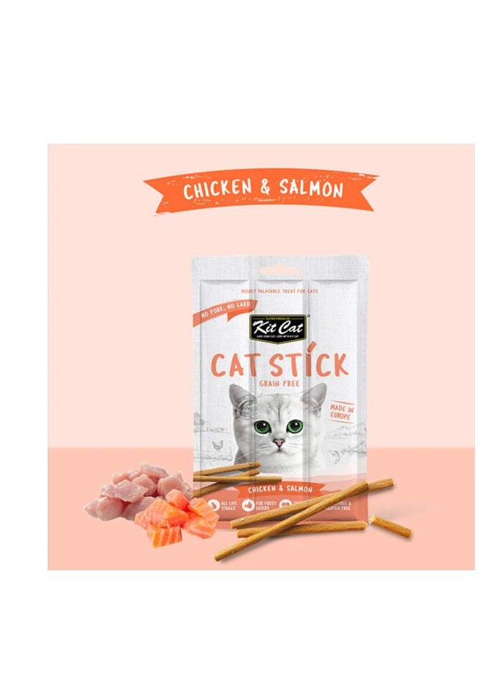 كيت كات قطعتان من طعام القطط الخالي من الحبوب بنكهة الدجاج والسلمون 2 × 15 جم - Image 2