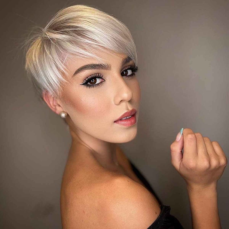 QUEENTAS Short Blonde Wigs with Bangs Pixie Layered Short Pixie Cut Wigs for White Women Synthetic Hair (Platinum Blonde with Light Brown Dark Root)