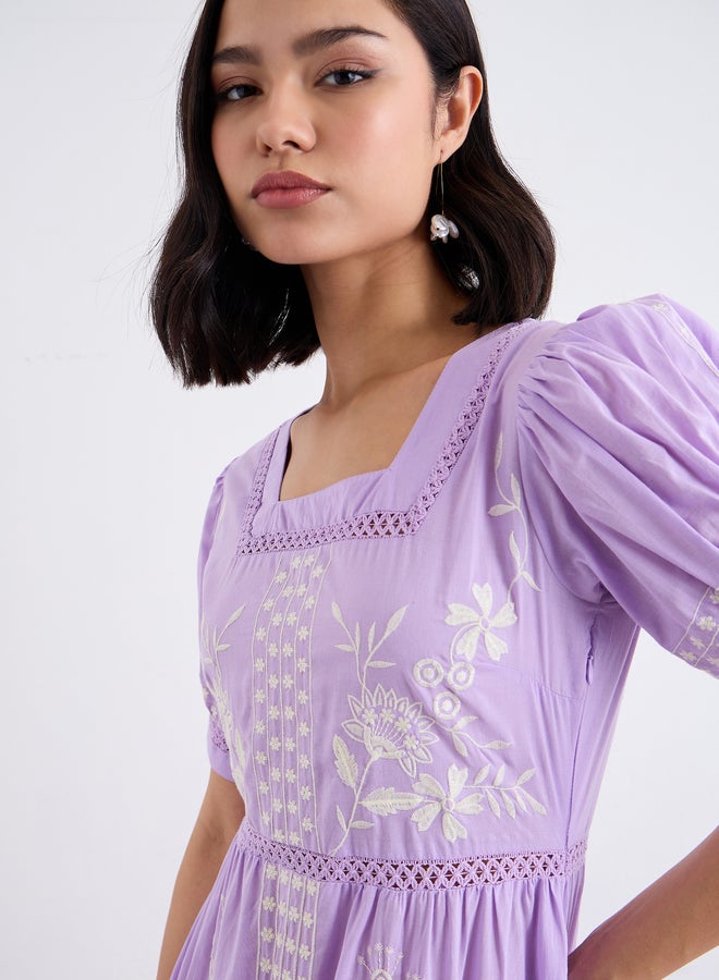 ستايلي فستان طويل بتفاصيل مُطرزة - Image 3