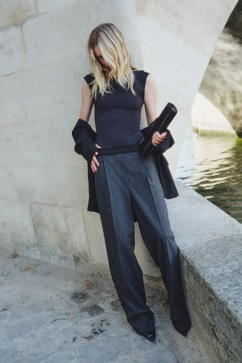 اتش اند ام بنطلون بكسرات على الساق