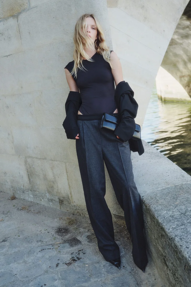 اتش اند ام بنطلون بكسرات على الساق