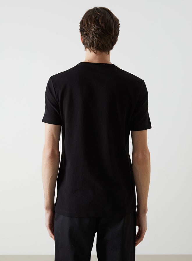 LC WAIKIKI Crew Neck Short Sleeve Combed Cotton Men'S T-Shirt  - Image 4
