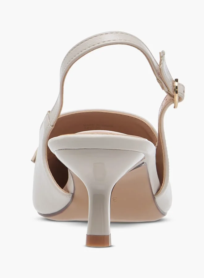 سيليست حذاء نسائي slingback بتفاصيل شعار وإبزيم