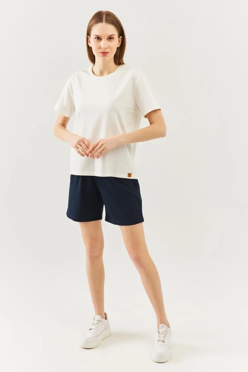 بوتيكجيز Beyaz Oversize Rahat %100 Pamuklu Penye Bisiklet Yaka Kısa Kol Basic T-Shirt