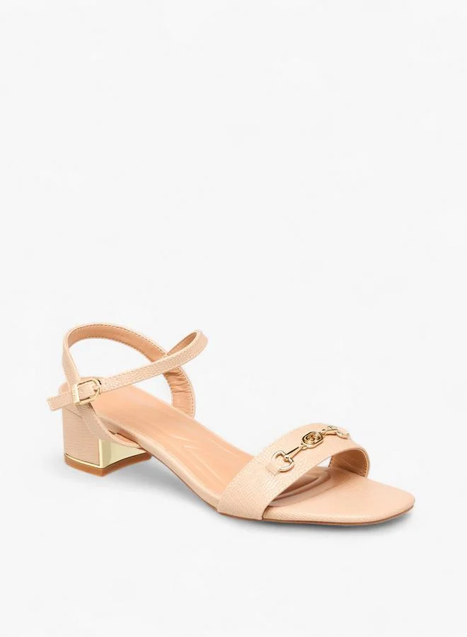 سيليست Women'S Solid Block Heel Sandals With Buckle Closure