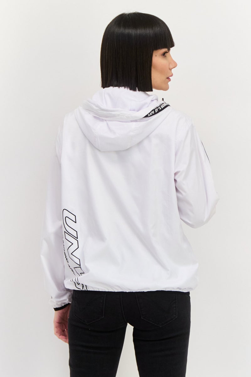 Aape BY *A BATHING APE® جاكيت بغطاء رأس مطبوع للنساء، أبيض - Image 4