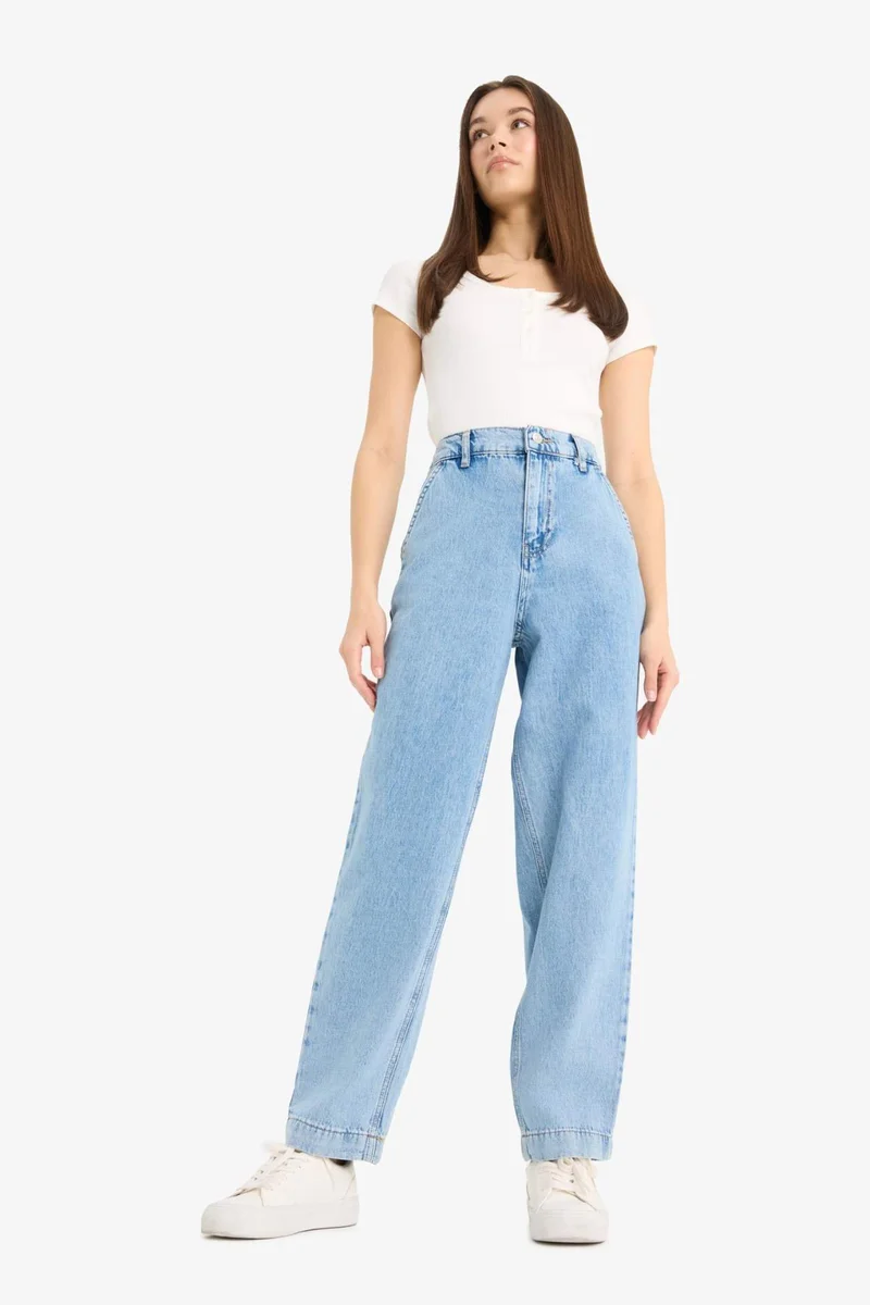 ديفاكتو Carrot Fit Elastic Waist Ankle Length Washed Jeans