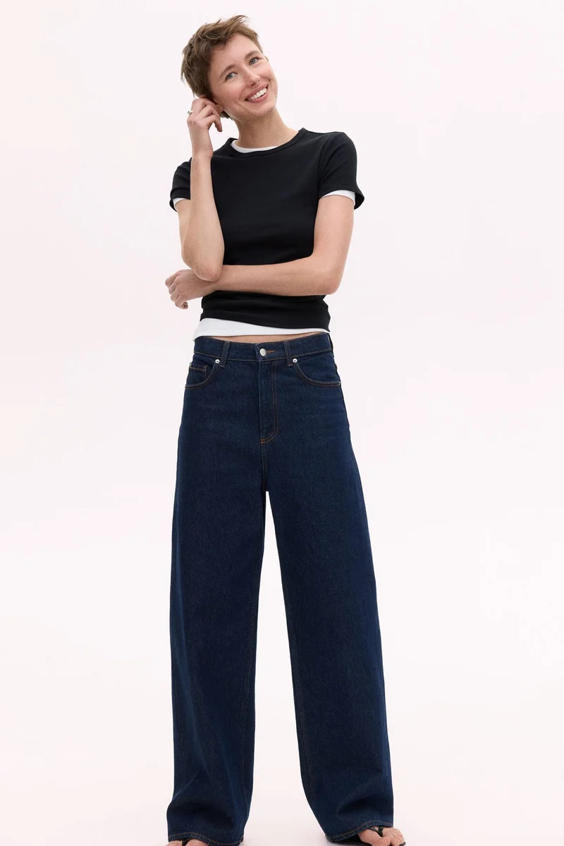 اتش اند ام تي-شيرت بتصميم مرن