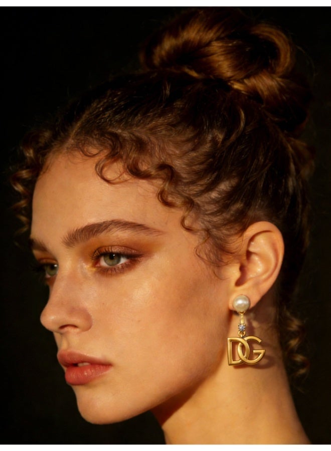 D&G Classic  Pearl letter earrings light luxury diamond gold earrings commuting party temperament earrings. - Image 2