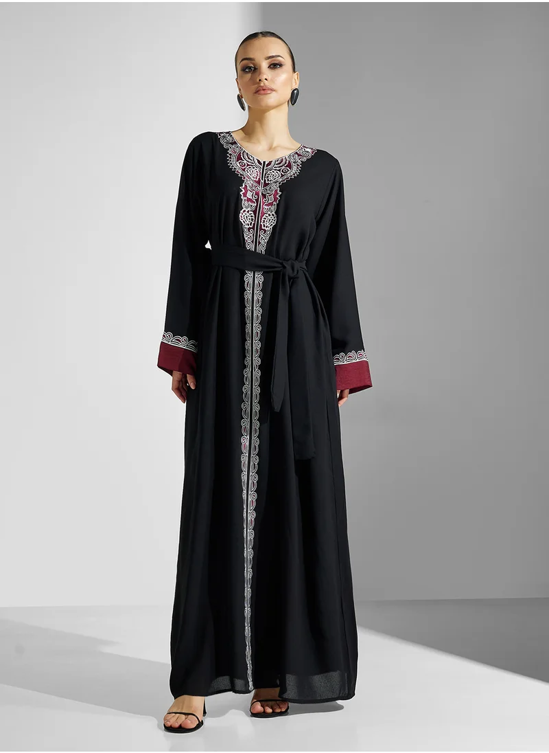 هيا كلوزيت Embroidered Jalabiya with Belt