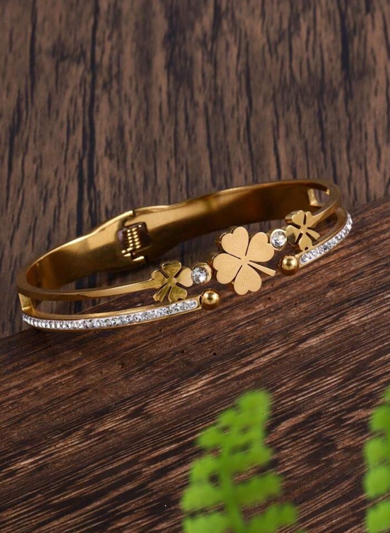 إيكوال اسوارة نسائية أنيقة وعالية الجودة مصنوعة من الاستانلس ستيل مطلية باللون الذهبي - Image 4