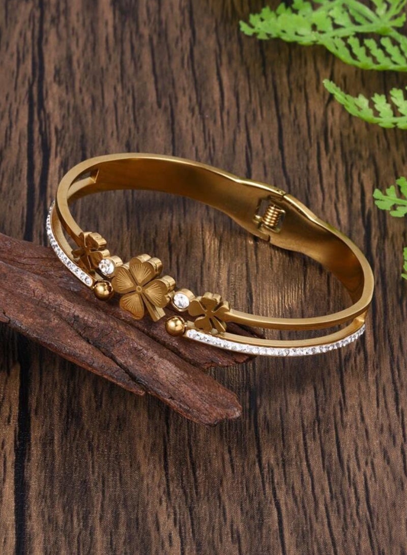 إيكوال اسوارة نسائية أنيقة وعالية الجودة مصنوعة من الاستانلس ستيل مطلية باللون الذهبي - Image 1