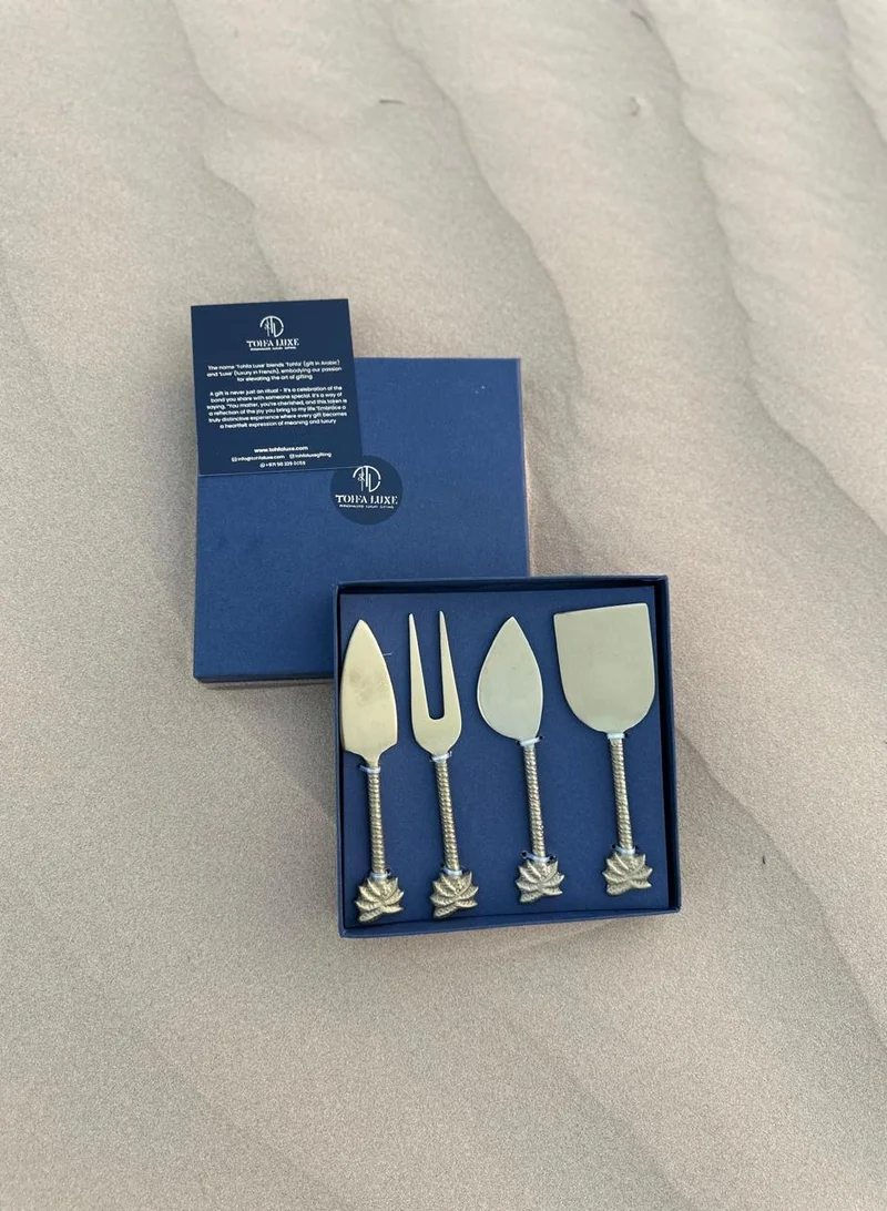 Tohfa Luxe Tohfa Luxe Palm Cheese Knife Set – 4 Handcrafted Natural Brass Knives, 15 cm Each, Palm Motif Design, Gift-Ready Box, Elegant Cheese Board Accessory