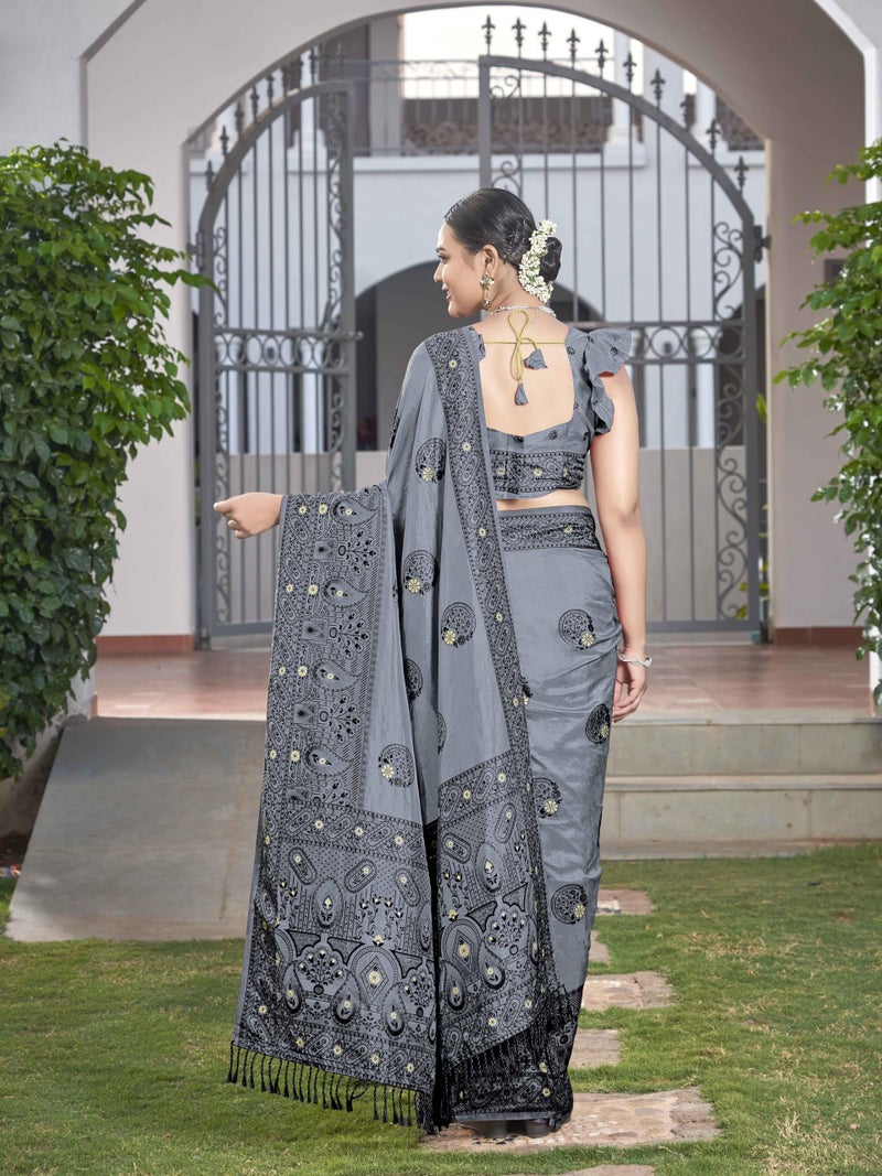 MANOHARI Women's Most Trendy Banarasi Woven Grey Saree With Heavy Jacquard Work Saree With Blouse Piece - Image 4