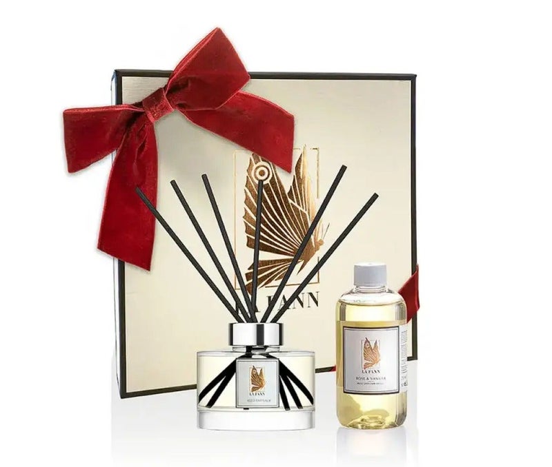 A Special Set For The Rose And Vanilla Fragrance Diffuser, 250 ml with Refillable Bottle