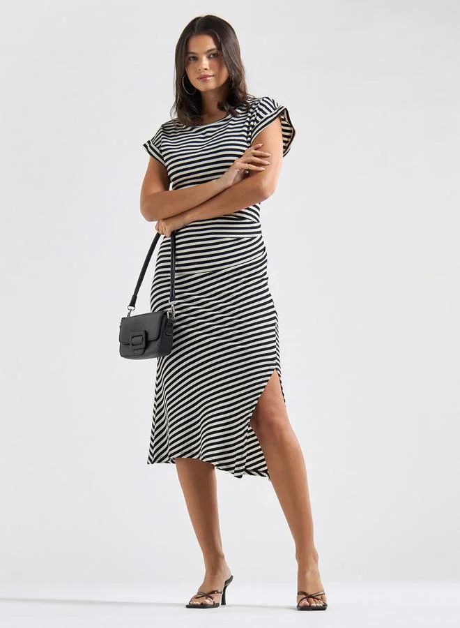 سبلاش فيڤ فستان ميدي مقلم بقصّة ضيقة وياقة مستديرة وأكمام قصيرة