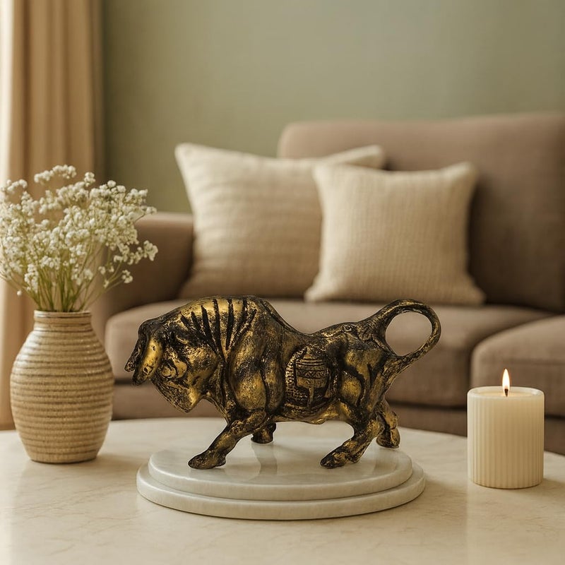 XTORE تمثال ثور من الراتنج بتشطيب نحاسي لتزيين المنزل (عبوة من 1، ذهبي وأسود) - Image 1