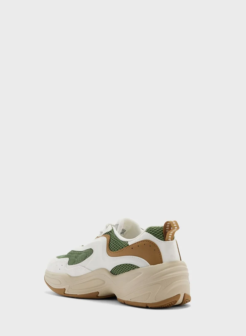 ANTA Cross Chunky