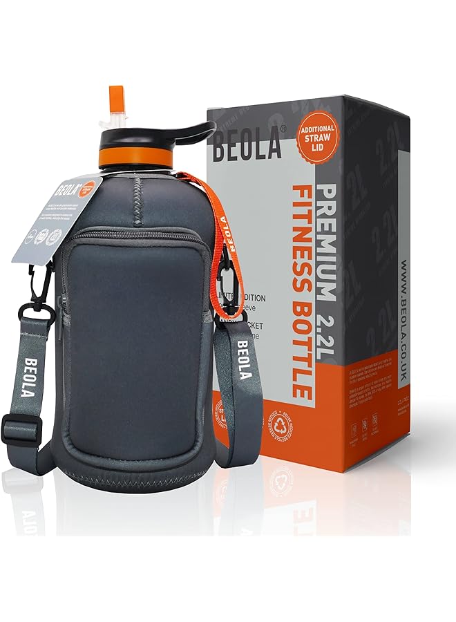 BEOLA زجاجة مياه سعة 2.2 لتر بنصف جالون مع غطاء من القش وأكمام تبريد من تريتان زجاجة رياضية كبيرة خالية من مادة Bpa مزودة بمقبض 74 أونصة - Image 1