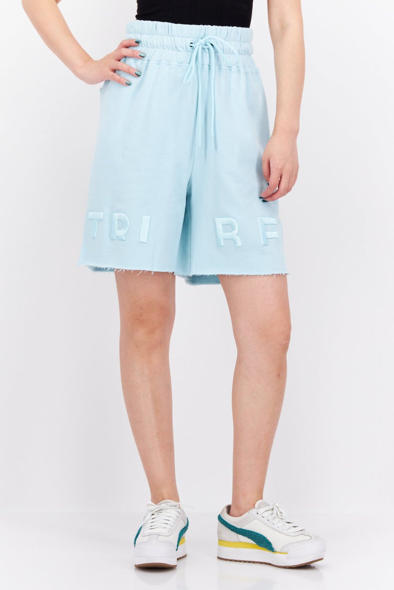 TRIBE OF 6 شورتات أساسية مزخرفة بشعار للنساء، تركواز - Image 1