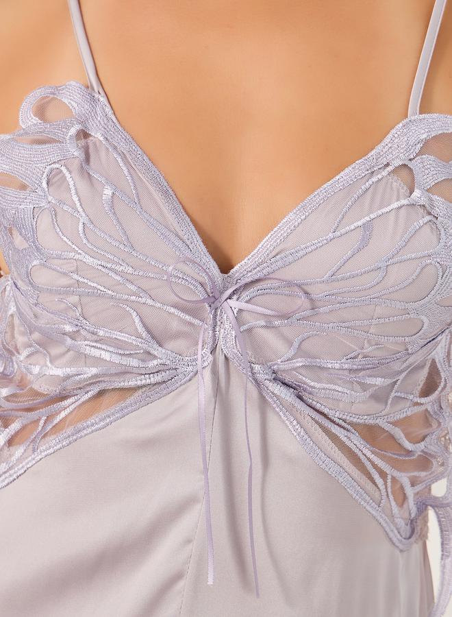 ستايلي باب دول بتفاصيل فراشة وحافة منديل - Image 2