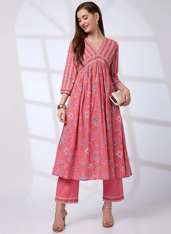 جلو باص طقم كورتا بقصة علياء مطبوعة بالزهور مع بنطال