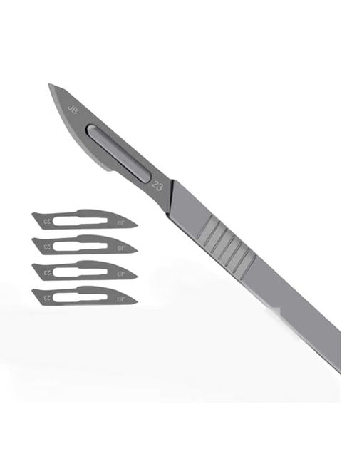 Dermaplaning with 4 blades to remove lint and exfoliate dead skin