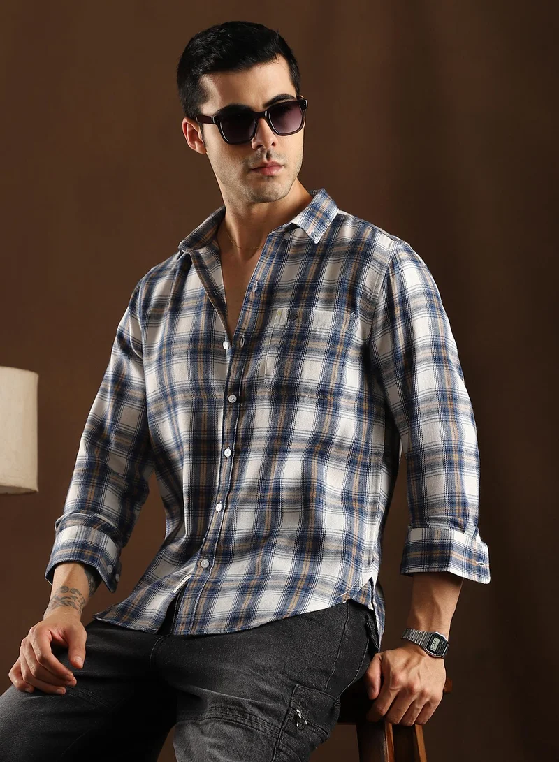 Campus Sutra Men's Off-White & Denim Blue Gradient-Check Regular Shirt