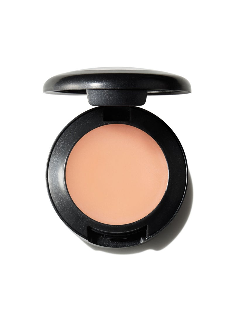 MAC Cosmetics Studio Finish SPF 35 Concealer  NW20 7g  - Image 2