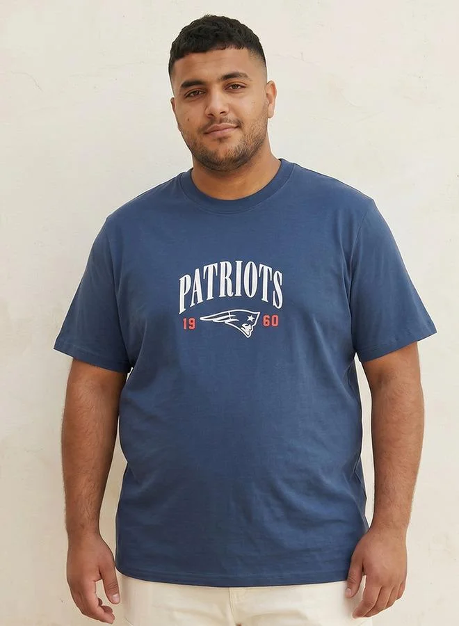 CHARACTER CORE GRAPHIC TEE