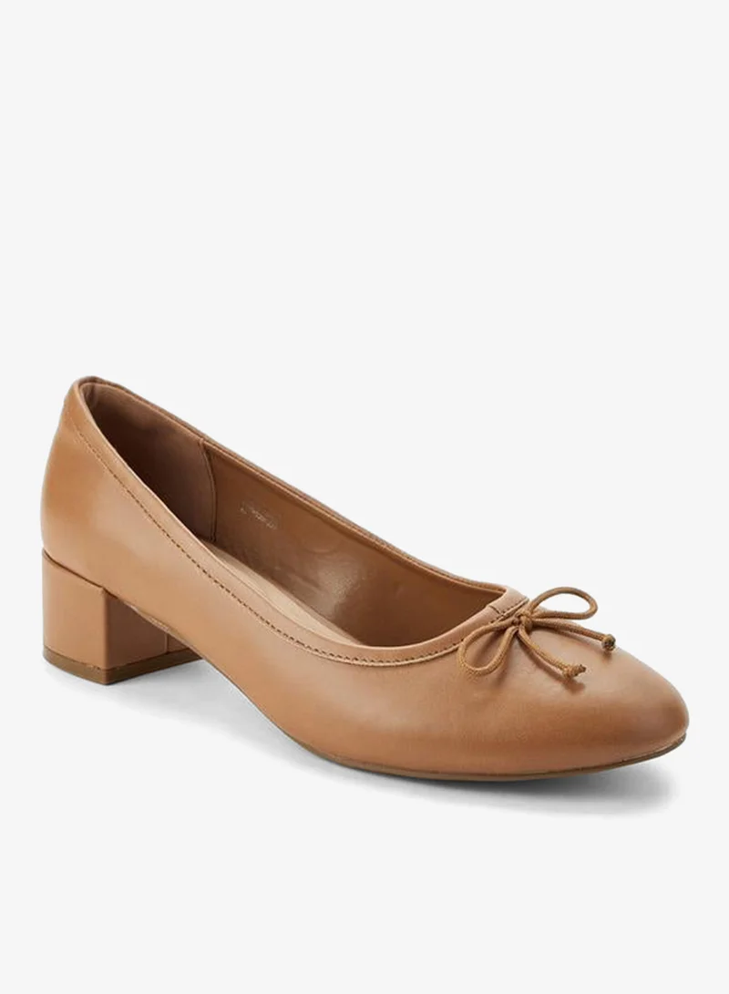 سيليست Women Bow Detail Block Heel Shoes