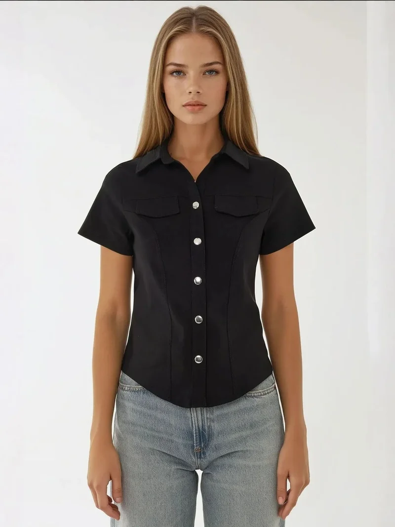 هيكاب قميص بأزرار بأكمام قصيرة بقصة عادية