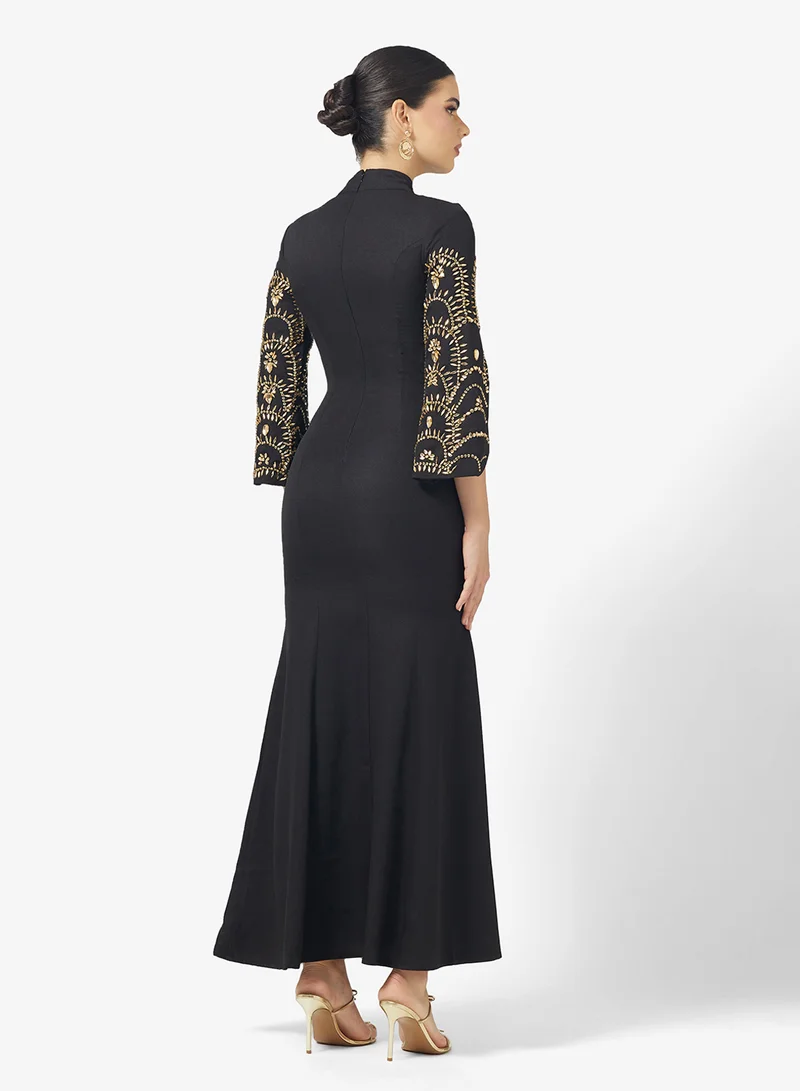 اميليا روز Flared Sleeve High Neck Maxi Dress