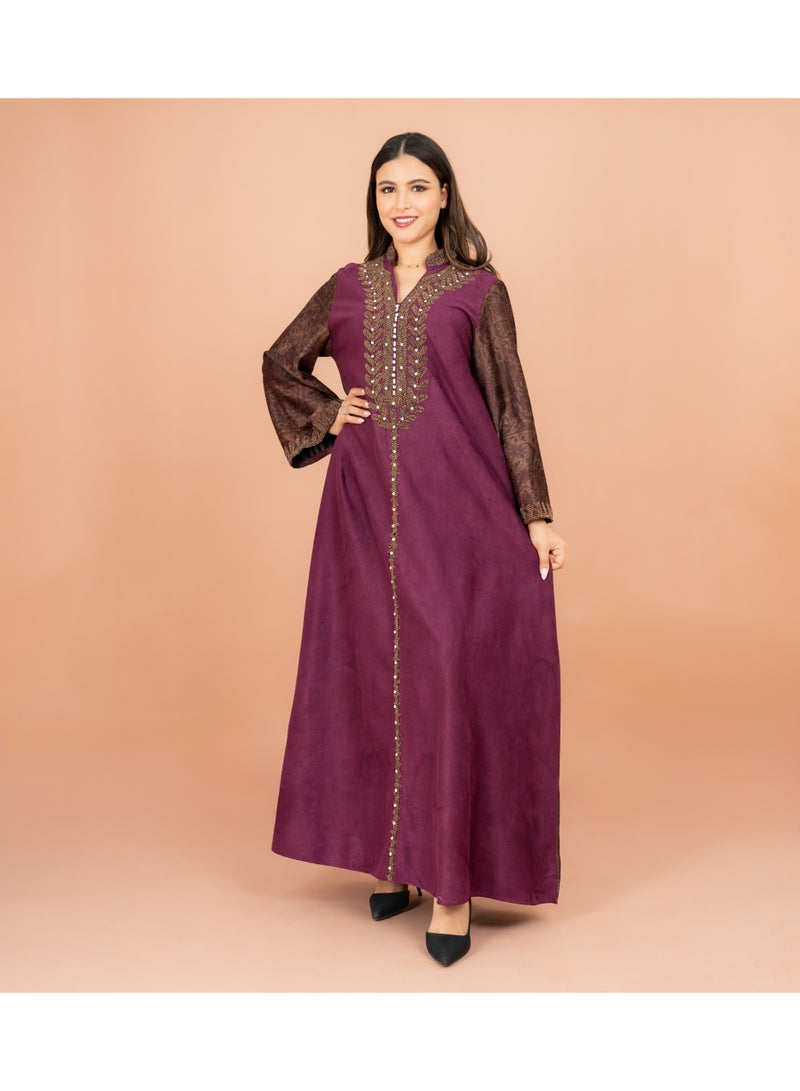 اكسا جلابية فاخرة من الماندرين مطرزة بالخرز بأكمام منقوشة - Image 1