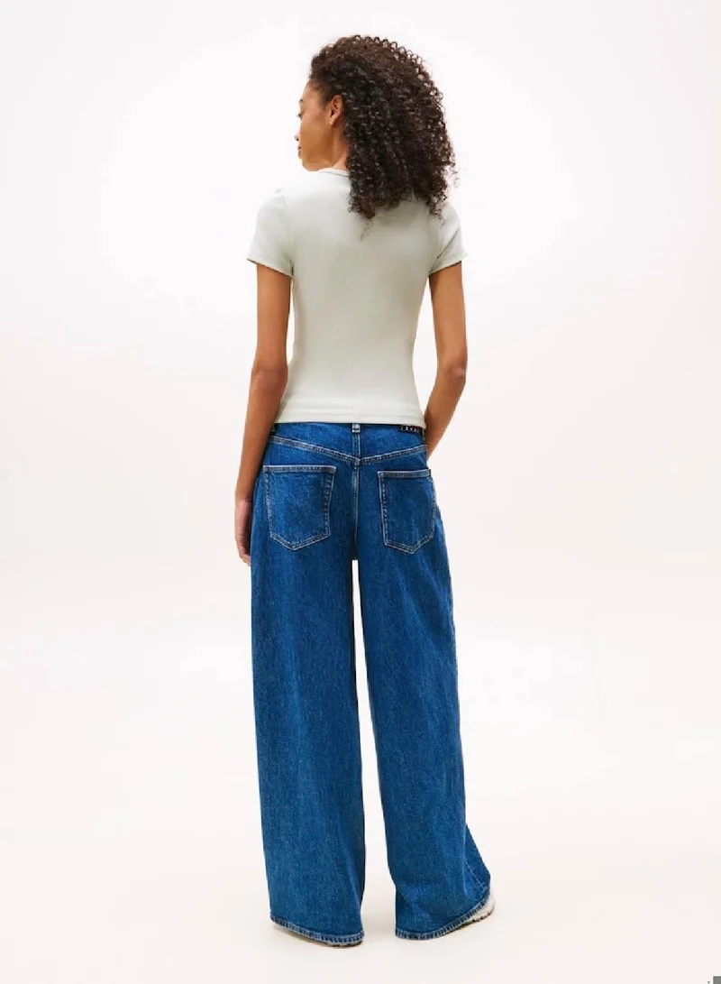 تومي جينز تيشيرت مضلع بقصّة سليم ببادج تومي