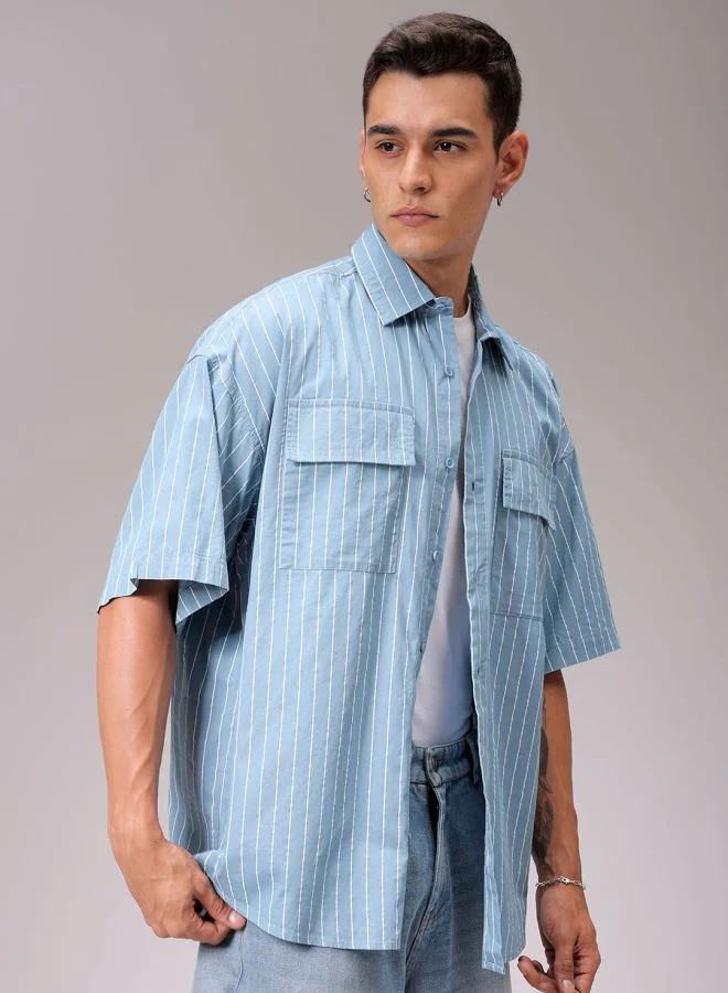 ذا انديان كراج كو Men Oversized Pin Striped Half Sleeves Cutaway Collar Double Flap Pocket Street Wear Shirt
