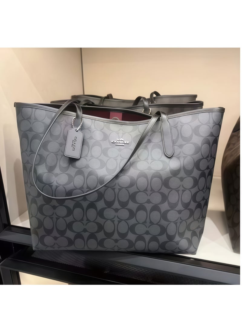 كوتش اوت ليت حقائب كوتش أوتليتحقيبة يد كوتش سيتي توت من القماش المميز - موضة نسائية متعددة الاستخدامات، بسعة كبيرة، حجم كبير، حقيبة يمكن حملها باليد أو على الكتف - Image 1