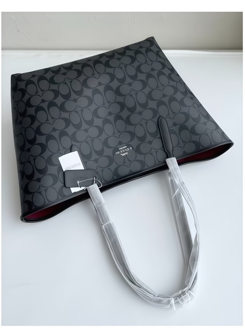 كوتش اوت ليت حقائب كوتش أوتليتحقيبة يد كوتش سيتي توت من القماش المميز - موضة نسائية متعددة الاستخدامات، بسعة كبيرة، حجم كبير، حقيبة يمكن حملها باليد أو على الكتف - Image 2