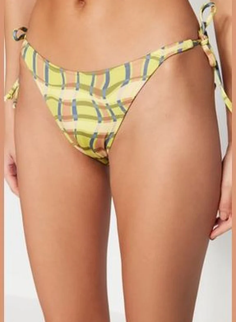 trendyol Checked Patterned Bound Bikini Bottoms with Regular Legs TBESS23BA00034