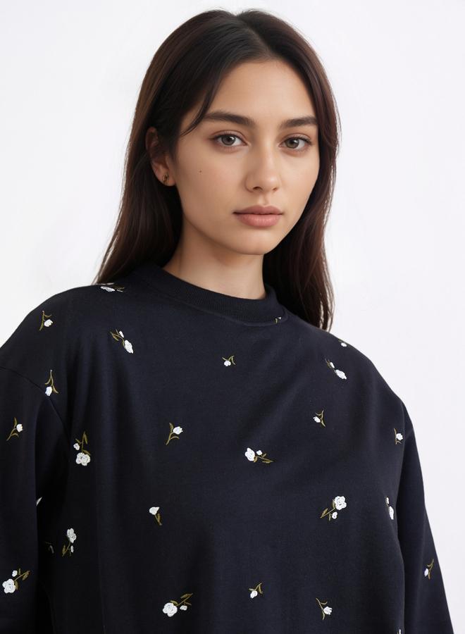 ستايلي سويت شيرت أسود طويل مطرز بقصة عادية - Image 3