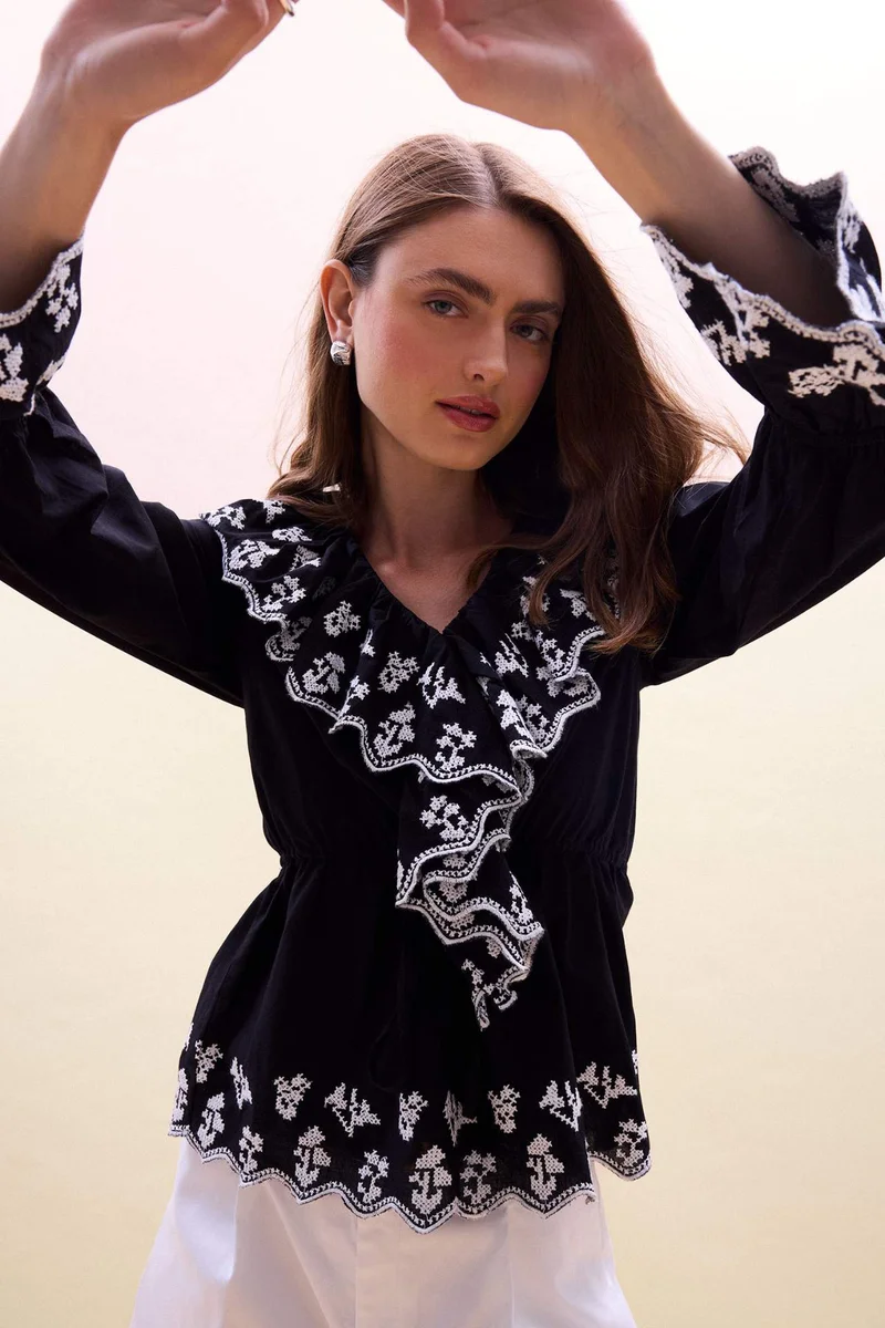 ديفاكتو Regular Fit Long Sleeve Blouse