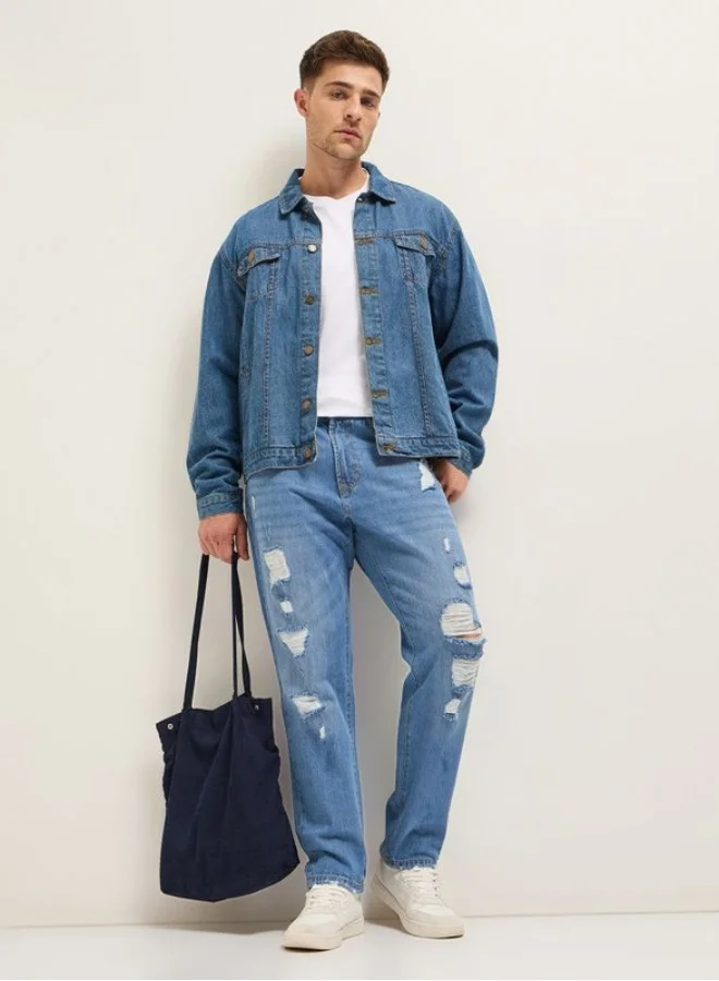The Bear House  Men's Light Blue with Light Fade Distressed Mid-Rise Relaxed Fit Jeans Classic Comfort With Modern Style, Perfect For Everyday Casual Looks And Effortless Streetwear Vibes for Men | Best Price UAE