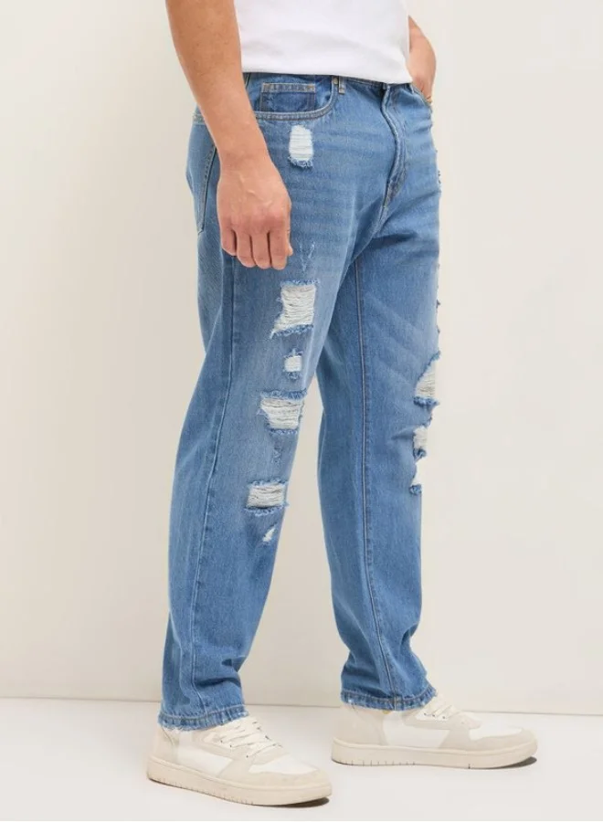 The Bear House  Men's Light Blue with Light Fade Distressed Mid-Rise Relaxed Fit Jeans Classic Comfort With Modern Style, Perfect For Everyday Casual Looks And Effortless Streetwear Vibes for Men | Best Price UAE
